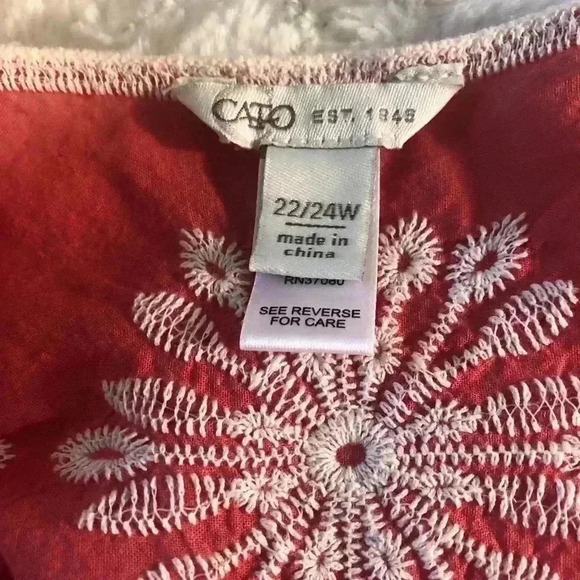 Cato Est 1948 Women’s 22/24W Peach and Beige Heavily Embroidered Peplum Blouse - Picture 4 of 7